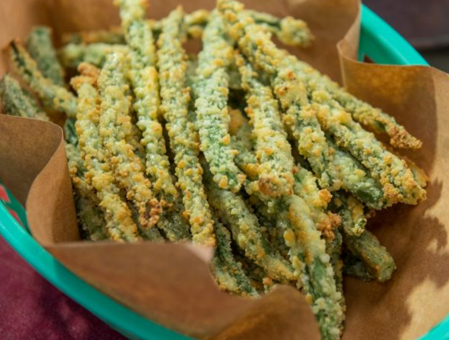 Vegan Parmesan Crusted Green Beans